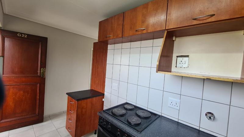 2 Bedroom Property for Sale in Oakglen Western Cape